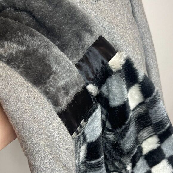 Vagabond Gray Wool Blend Coat Faux Fur Collar Classic Winter Overcoat - Picture 5 of 5